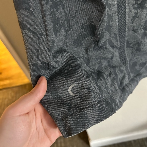 Zyia Active Seamless Racerback Athletic Tank Top: Grey Splash Camo Camouflage s - Picture 5 of 6